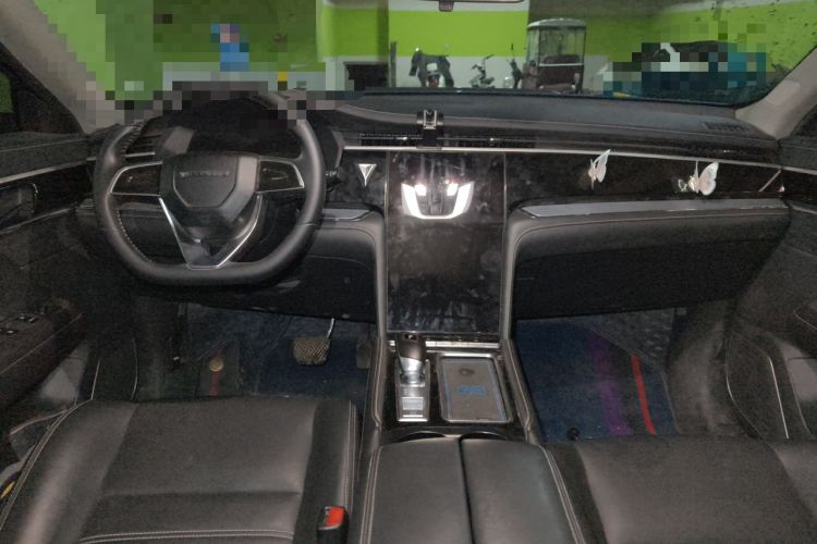 Used Venucia Star 2020 260T Automatic 48V Mild Hybrid Turbocharged Star Edition Center Console