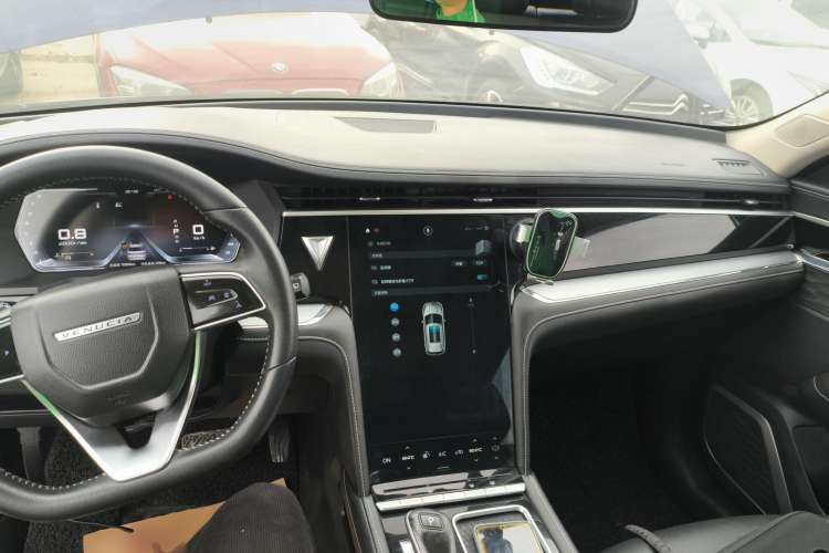 Used Venucia Star 2020 260T Automatic 48V Mild Hybrid Turbocharged Star Edition Center Console