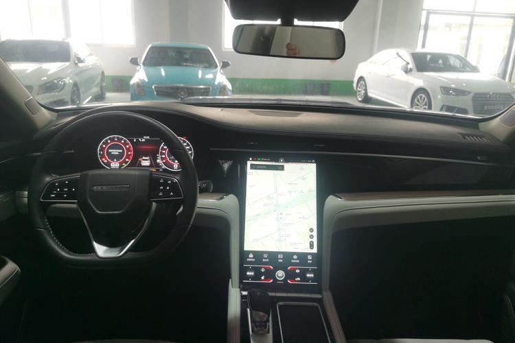 Used Venucia Star 2020 260T Automatic 48V Mild Hybrid Turbocharged Starry Edition Center Console
