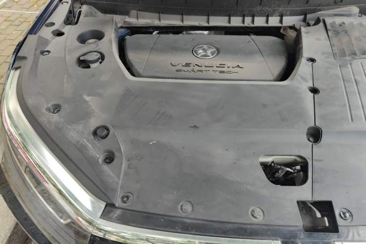Used Venucia Star 2020 260T Automatic 48V Mild Hybrid Turbocharged Starry Edition Engine Bay Right