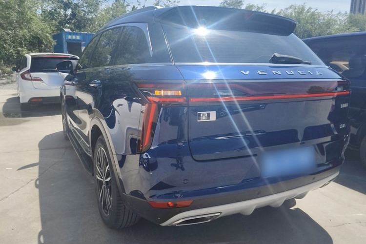 Used Venucia Star 2020 260T Automatic 48V Mild Hybrid Turbocharged Starry Edition Exterior 2