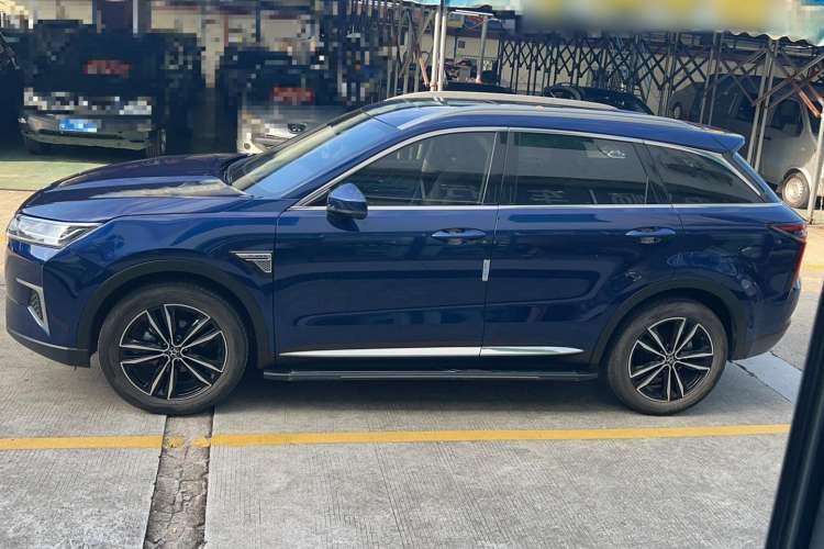 Used Venucia Star 2020 260T Automatic 48V Mild Hybrid Turbocharged Starry Edition Exterior 2