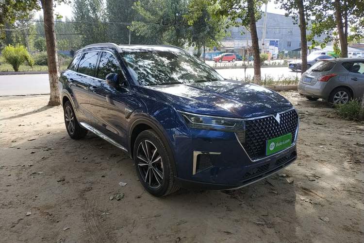 Used Venucia Star 2020 260T Automatic 48V Mild Hybrid Turbocharged Starry Edition Front Right 45 Deg