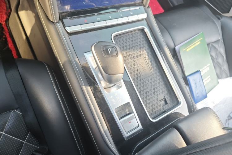 Used Venucia Star 2020 260T Automatic 48V Mild Hybrid Turbocharged Starry Edition Gear Lever
