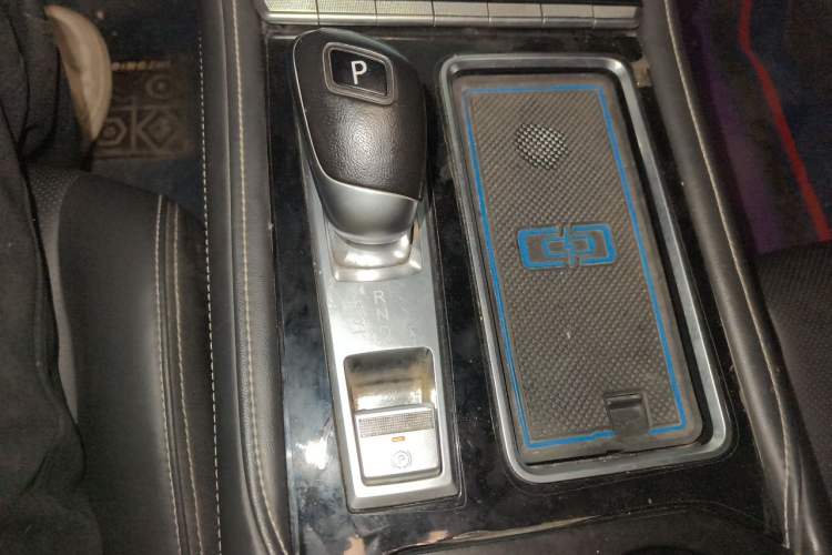 Used Venucia Star 2020 260T Automatic 48V Mild Hybrid Turbocharged Star Edition Gear Lever