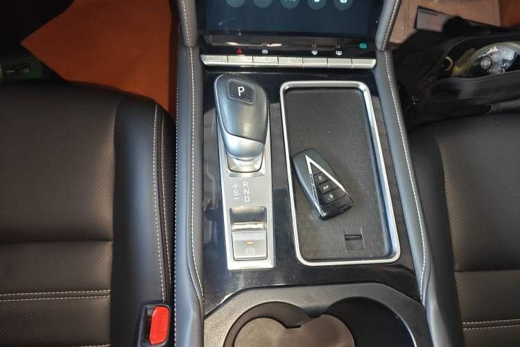 Used Venucia Star 2020 260T Automatic 48V Mild Hybrid Turbocharged Star Edition Gear Lever