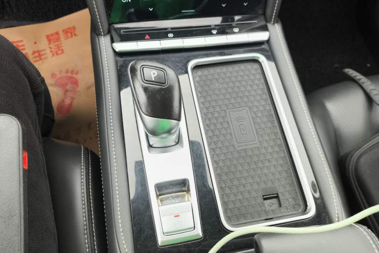 Used Venucia Star 2020 260T Automatic 48V Mild Hybrid Turbocharged Star Edition Gear Lever