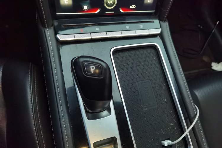 Used Venucia Star 2020 260T Automatic 48V Mild Hybrid Turbocharged Star Edition Gear Lever