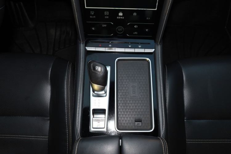 Used Venucia Star 2020 260T Automatic 48V Mild Hybrid Turbocharged Star Edition Gear Lever