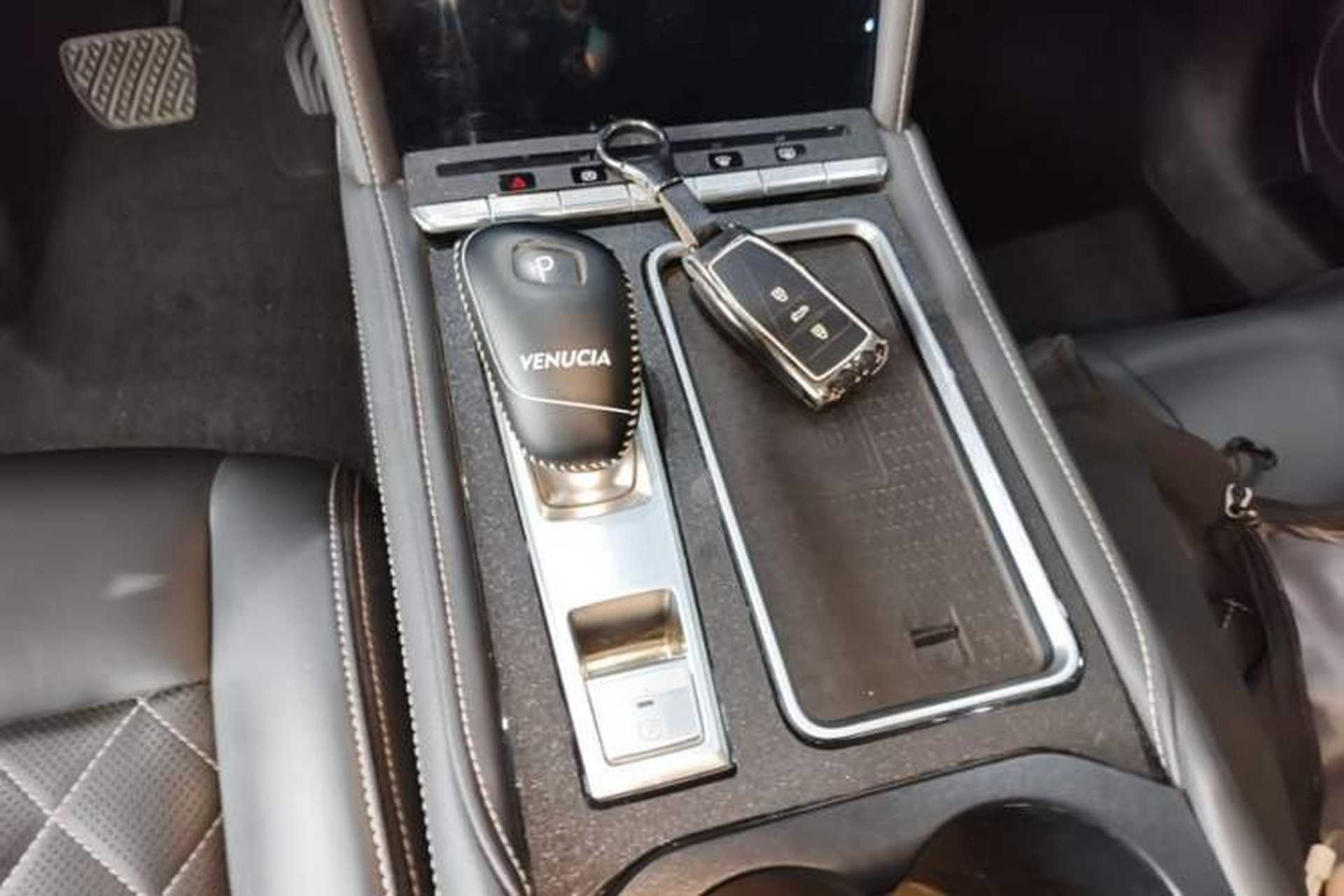 Used Venucia Star 2020 260T Automatic 48V Mild Hybrid Turbocharged Starry Edition Gear Lever