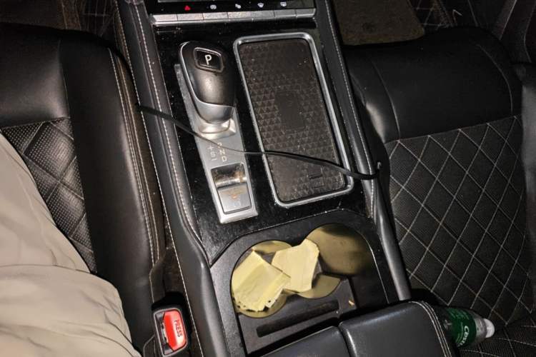 Used Venucia Star 2020 260T Automatic 48V Mild Hybrid Turbocharged Starry Edition Gear Lever