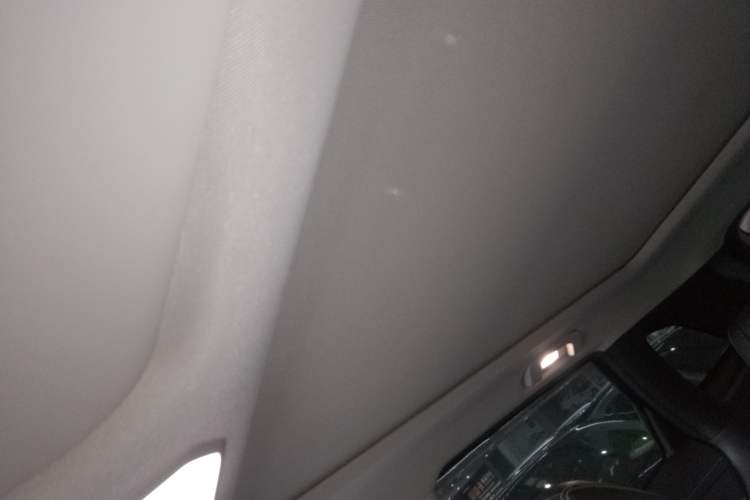 Used Venucia Star 2020 260T Automatic 48V Mild Hybrid Turbocharged Star Edition Headliner