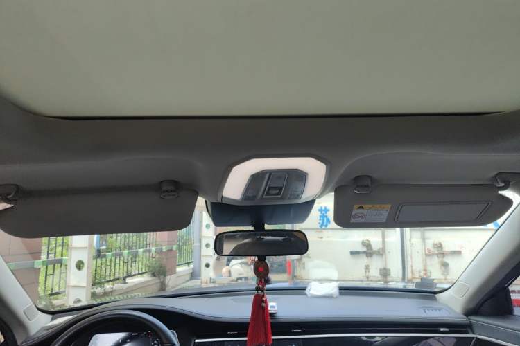 Used Venucia Star 2020 260T Automatic 48V Mild Hybrid Turbocharged Star Edition Headliner