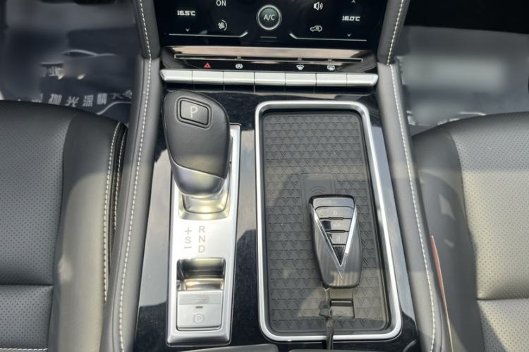 Used Venucia Star 2020 260T Automatic 48V Mild Hybrid Turbocharged Star Edition Interior 12