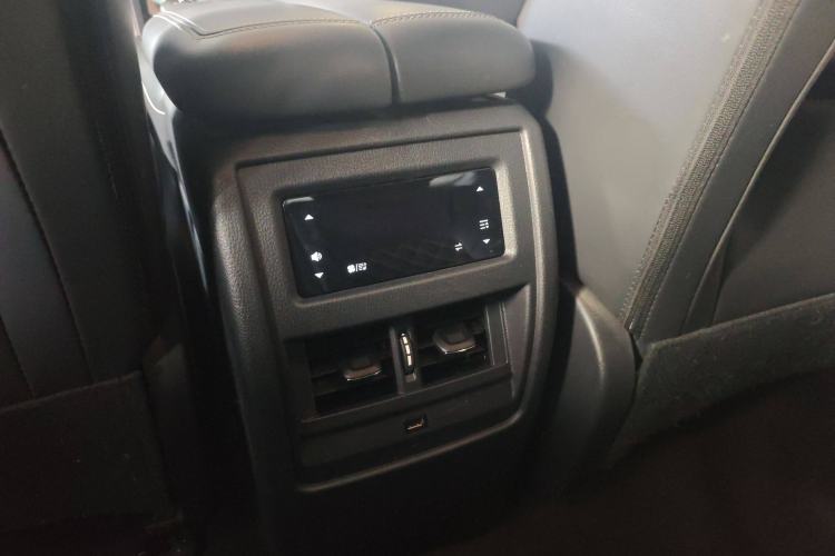 Used Venucia Star 2020 260T Automatic 48V Mild Hybrid Turbocharged Starry Edition Interior 4