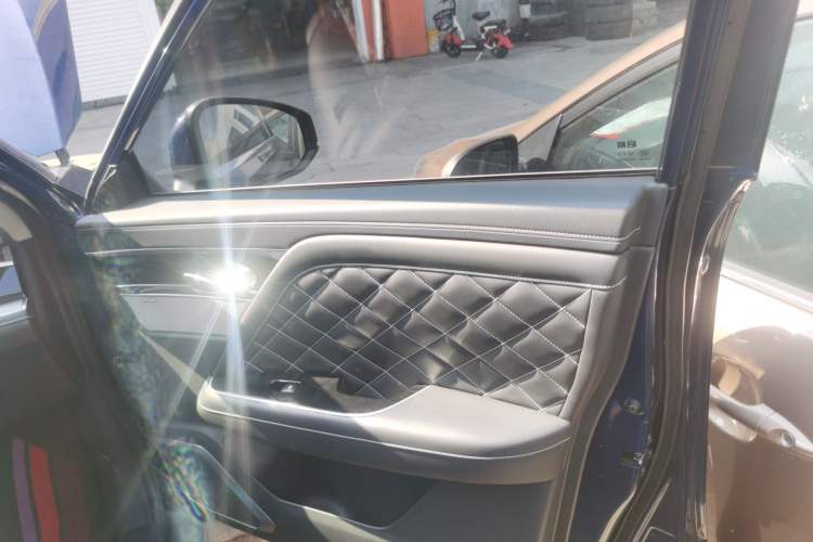 Used Venucia Star 2020 260T Automatic 48V Mild Hybrid Turbocharged Starry Edition Interior 5