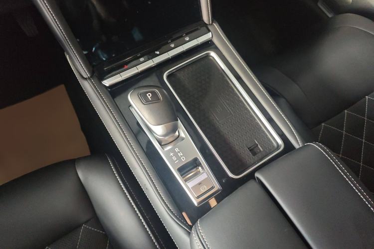 Used Venucia Star 2020 260T Automatic 48V Mild Hybrid Turbocharged Starry Edition Interior 8