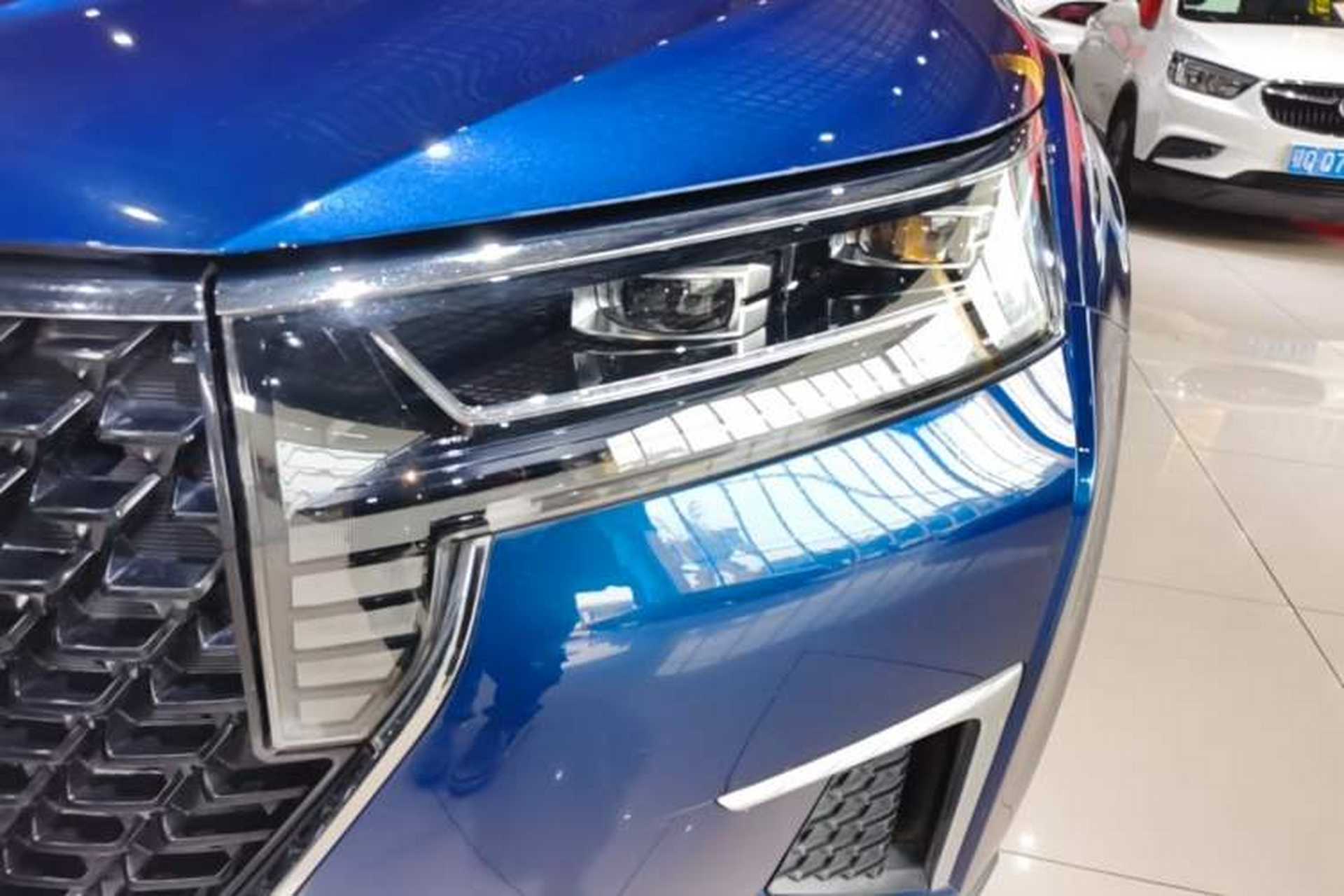 Used Venucia Star 2020 260T Automatic 48V Mild Hybrid Turbocharged Starry Edition Left Front Headlight