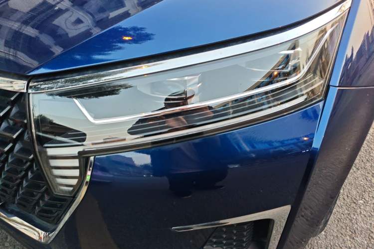 Used Venucia Star 2020 260T Automatic 48V Mild Hybrid Turbocharged Star Edition Left Front Headlight