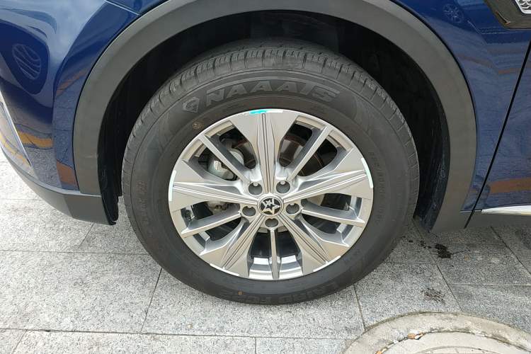 Used Venucia Star 2020 260T Automatic 48V Mild Hybrid Turbocharged Star Edition Left Front Wheel Hub