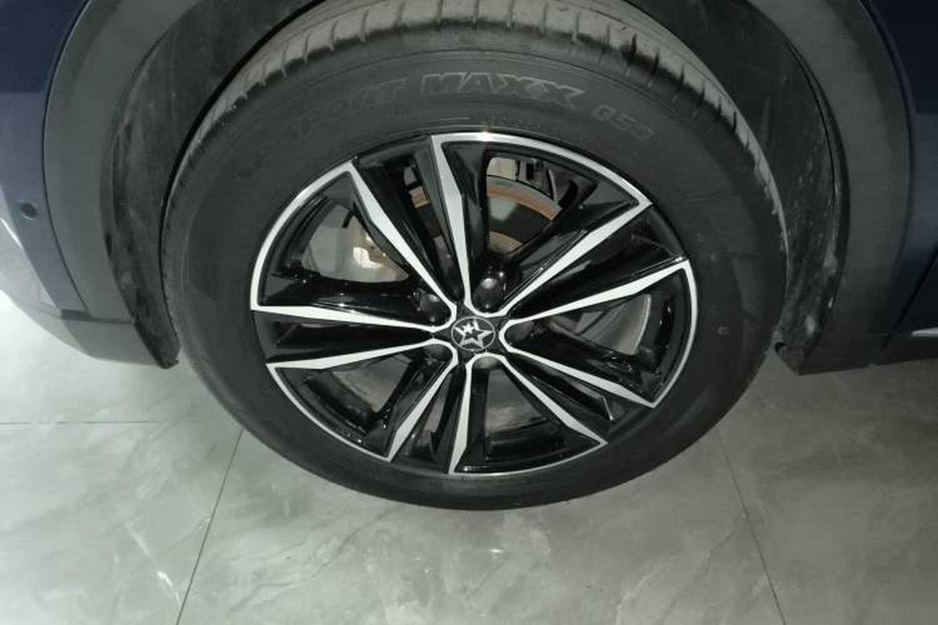 Used Venucia Star 2020 260T Automatic 48V Mild Hybrid Turbocharged Starry Edition Left Front Wheel Hub