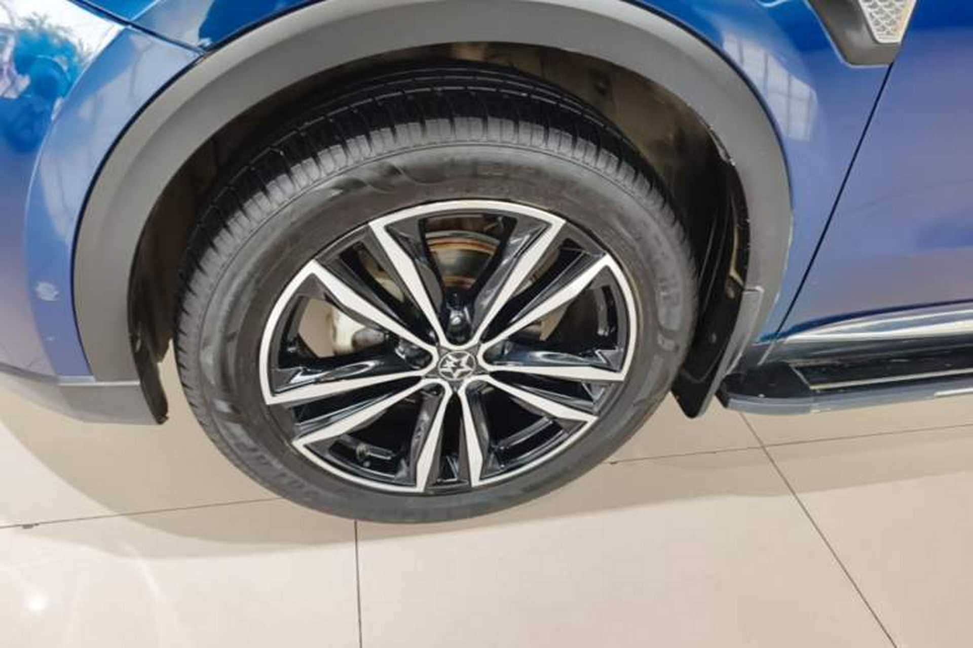 Used Venucia Star 2020 260T Automatic 48V Mild Hybrid Turbocharged Starry Edition Left Front Wheel Hub