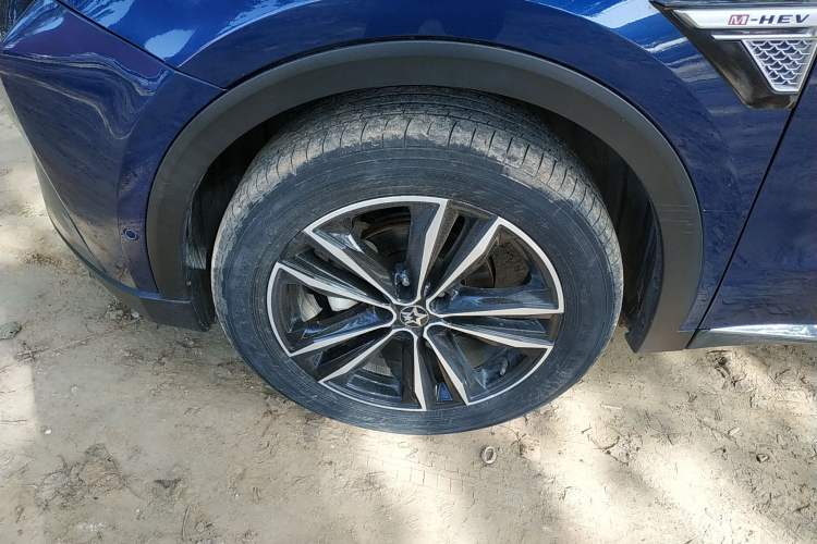 Used Venucia Star 2020 260T Automatic 48V Mild Hybrid Turbocharged Starry Edition Left Front Wheel Hub