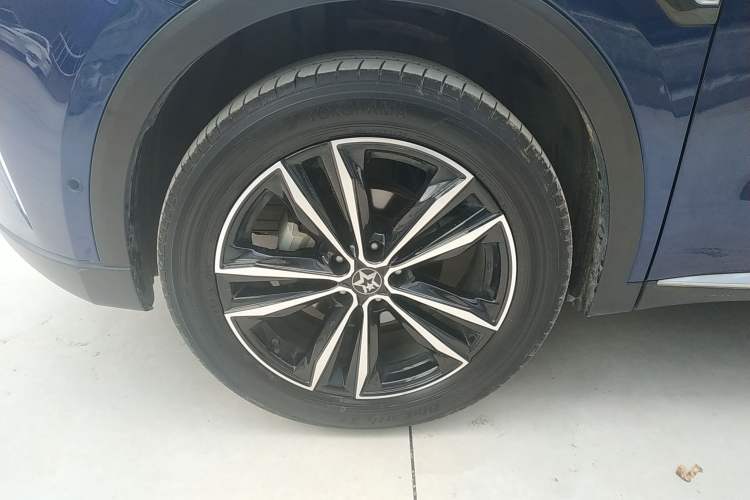 Used Venucia Star 2020 260T Automatic 48V Mild Hybrid Turbocharged Starry Edition Left Front Wheel Hub