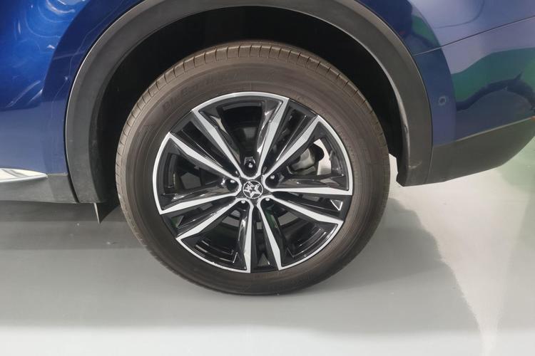 Used Venucia Star 2020 260T Automatic 48V Mild Hybrid Turbocharged Starry Edition Left Rear Wheel Hub