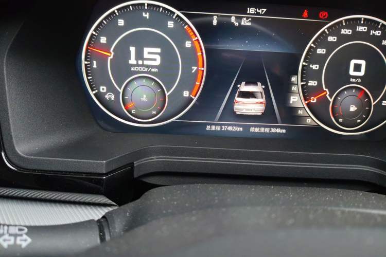 Used Venucia Star 2020 260T Automatic 48V Mild Hybrid Turbocharged Starry Edition Odometer Close Up