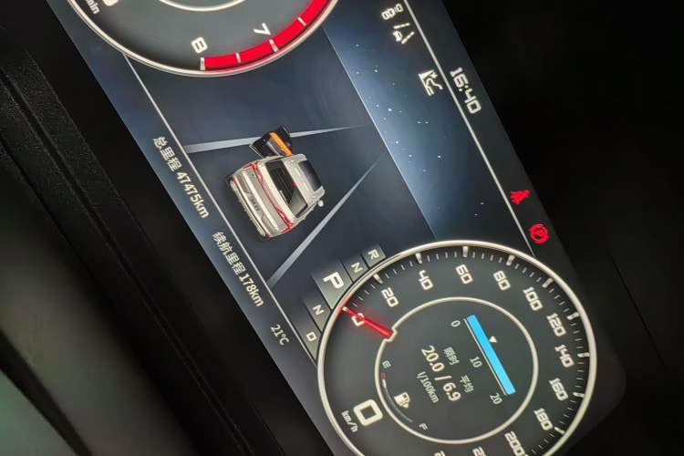 Used Venucia Star 2020 260T Automatic 48V Mild Hybrid Turbocharged Star Edition Odometer Close Up