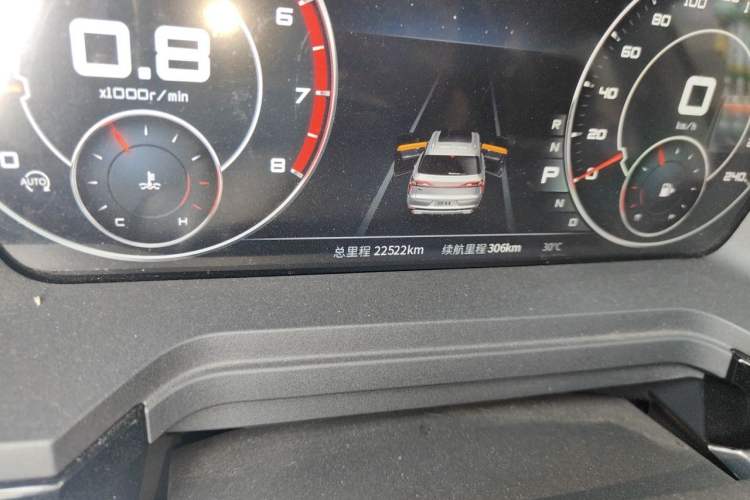 Used Venucia Star 2020 260T Automatic 48V Mild Hybrid Turbocharged Starry Edition Odometer Close Up