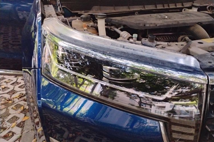 Used Venucia Star 2020 260T Automatic 48V Mild Hybrid Turbocharged Starry Edition Right Front Headlight