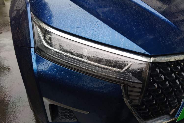 Used Venucia Star 2020 260T Automatic 48V Mild Hybrid Turbocharged Starry Edition Right Front Headlight