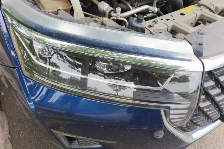 Used Venucia Star 2020 260T Manual Starjoy Edition Right Front Headlight