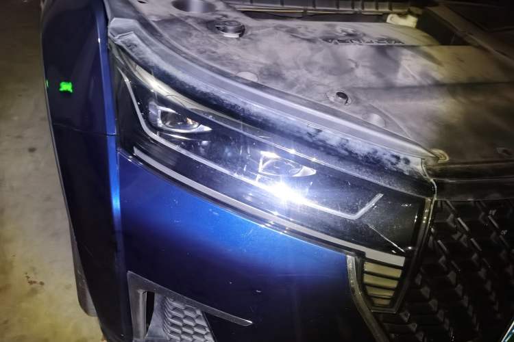 Used Venucia Star 2020 260T Automatic 48V Mild Hybrid Turbocharged Starry Edition Right Front Headlight