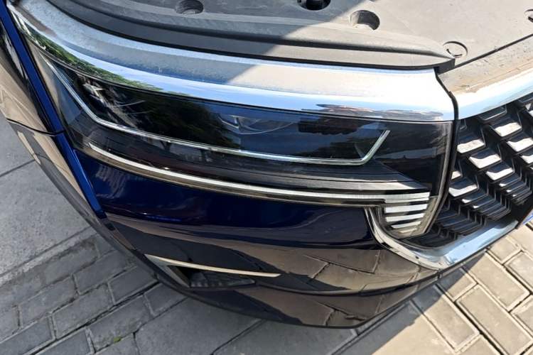 Used Venucia Star 2020 260T Automatic 48V Mild Hybrid Turbocharged Starry Edition Right Front Headlight