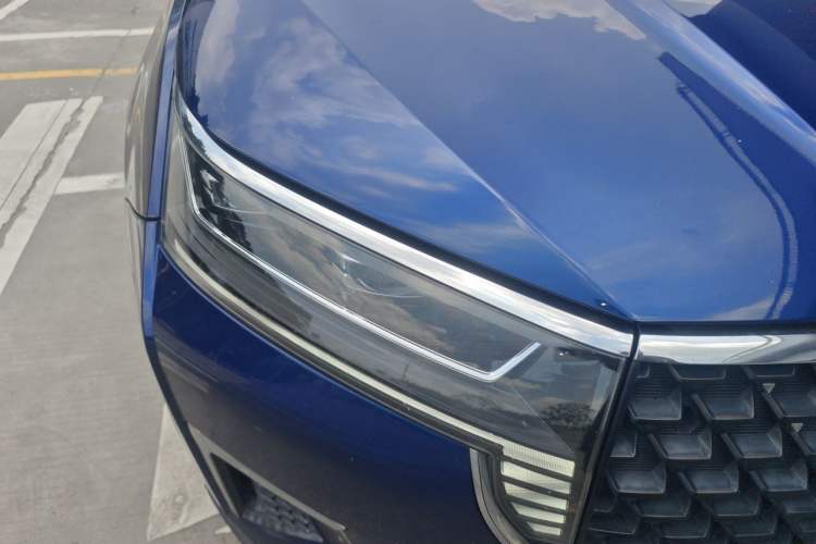 Used Venucia Star 2020 260T Automatic 48V Mild Hybrid Turbocharged Starry Edition Right Front Headlight