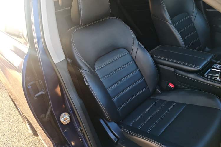 Used Venucia Star 2020 260T Automatic 48V Mild Hybrid Turbocharged Star Edition Right Front Seat