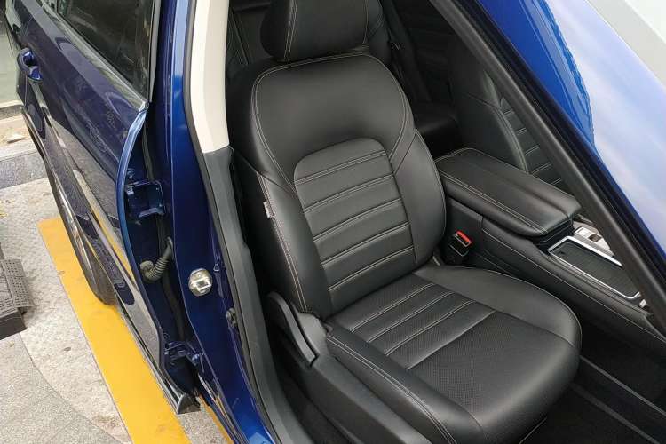 Used Venucia Star 2020 260T Automatic 48V Mild Hybrid Turbocharged Star Edition Right Front Seat