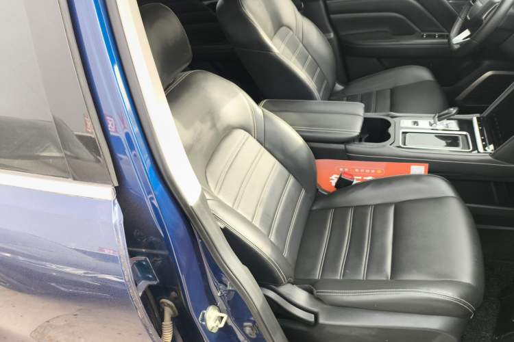 Used Venucia Star 2020 260T Automatic 48V Mild Hybrid Turbocharged Star Edition Right Front Seat