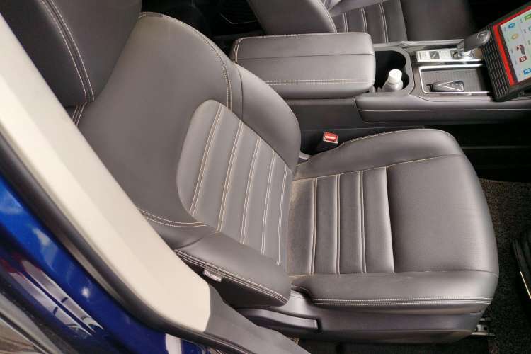 Used Venucia Star 2020 260T Automatic 48V Mild Hybrid Turbocharged Star Edition Right Front Seat