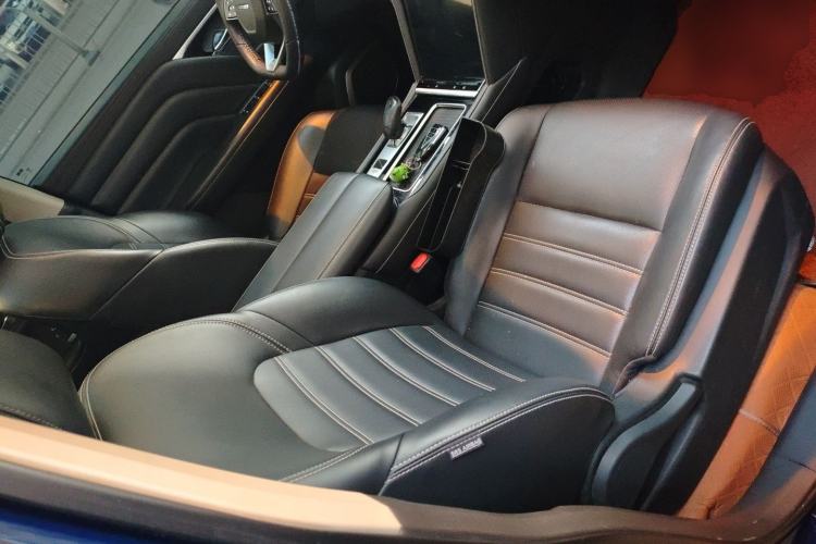 Used Venucia Star 2020 260T Automatic 48V Mild Hybrid Turbocharged Star Edition Right Front Seat