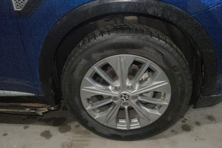 Used Venucia Star 2020 260T Automatic 48V Mild Hybrid Turbocharged Star Edition Right Front Wheel Hub