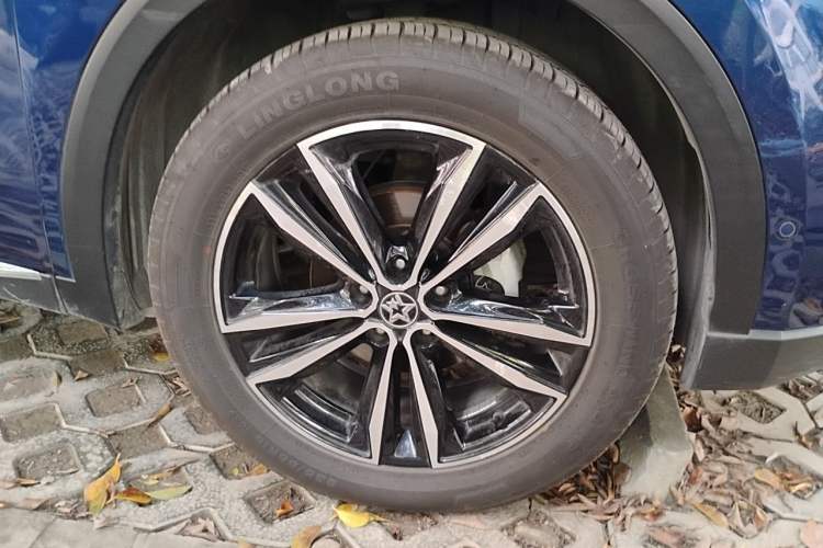 Used Venucia Star 2020 260T Automatic 48V Mild Hybrid Turbocharged Starry Edition Right Front Wheel Hub