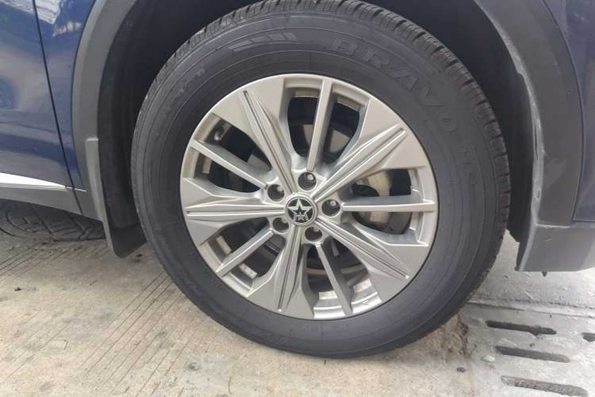 Used Venucia Star 2020 260T Automatic 48V Mild Hybrid Turbocharged Star Edition Right Front Wheel Hub