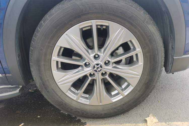 Used Venucia Star 2020 260T Automatic XingShang Edition Right Front Wheel Hub