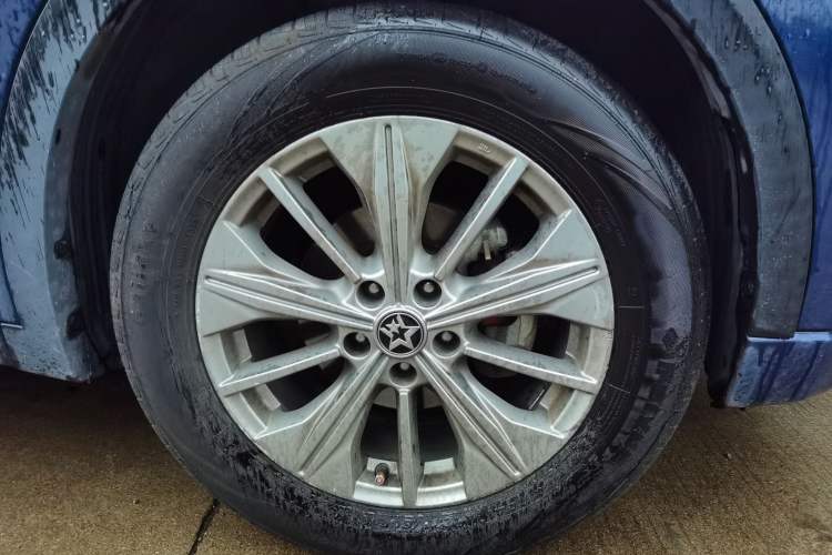 Used Venucia Star 2020 260T Automatic 48V Mild Hybrid Turbocharged Star Edition Right Front Wheel Hub