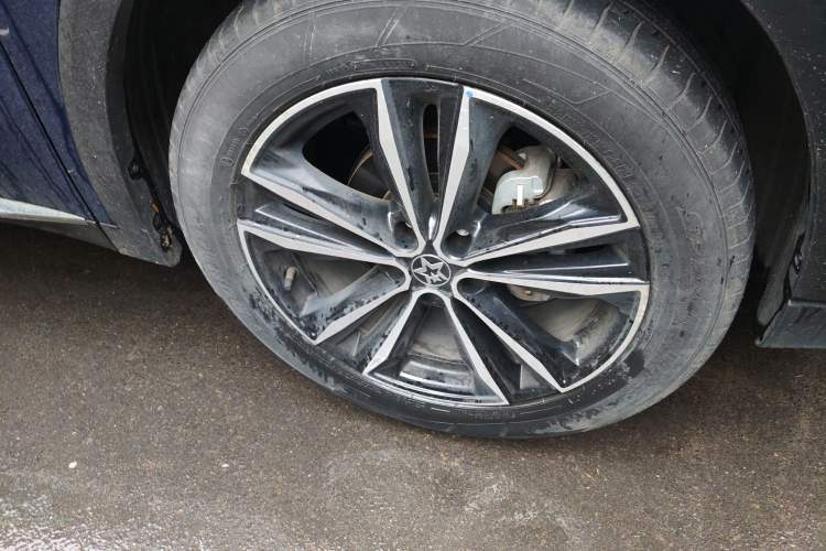 Used Venucia Star 2020 260T Automatic 48V Mild Hybrid Turbocharged Starry Edition Right Front Wheel Hub