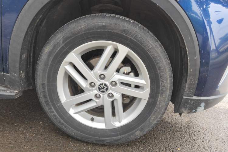 Used Venucia Star 2020 260T Manual Starjoy Edition Right Front Wheel Hub